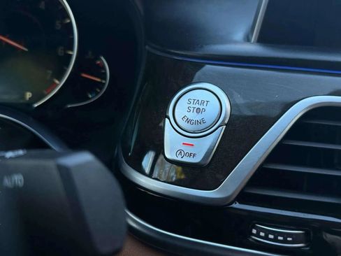 Used 2018 BMW 750i xDrive 750i xDrive Sedan 4D image 34