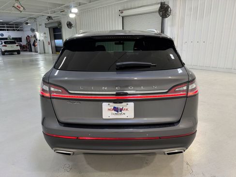 Used 2022 Lincoln Nautilus FWD w/ Premium Package image 26