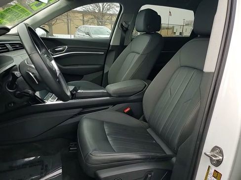 Used 2021 Audi e-tron Premium w/ Convenience Plus Package image 10