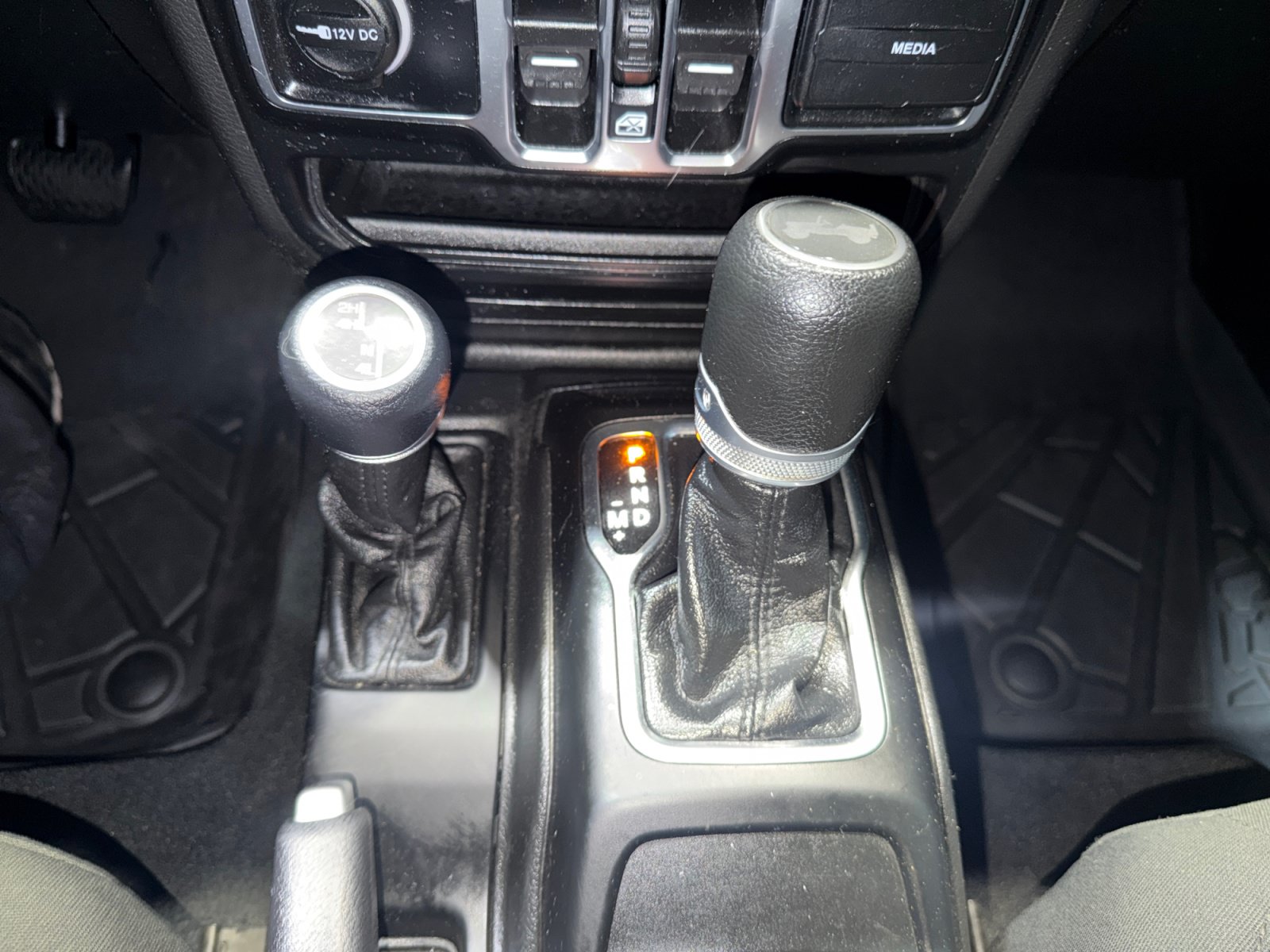 Used 2023 Jeep Wrangler Unlimited Sport AWD/4WD image 26