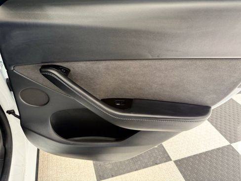 Used 2020 Tesla Model Y Long Range image 25