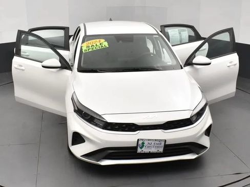 Used 2024 Kia Forte LXS FWD image 10