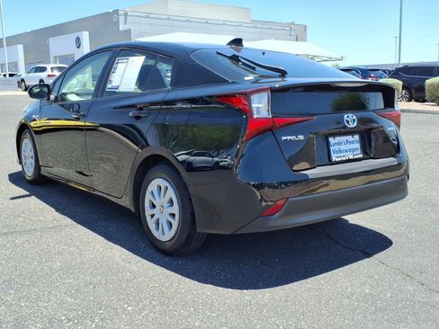 Used 2022 Toyota Prius LE FWD image 5