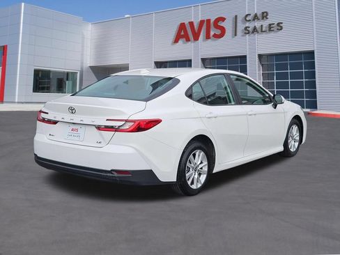 Used 2025 Toyota Camry LE FWD image 6