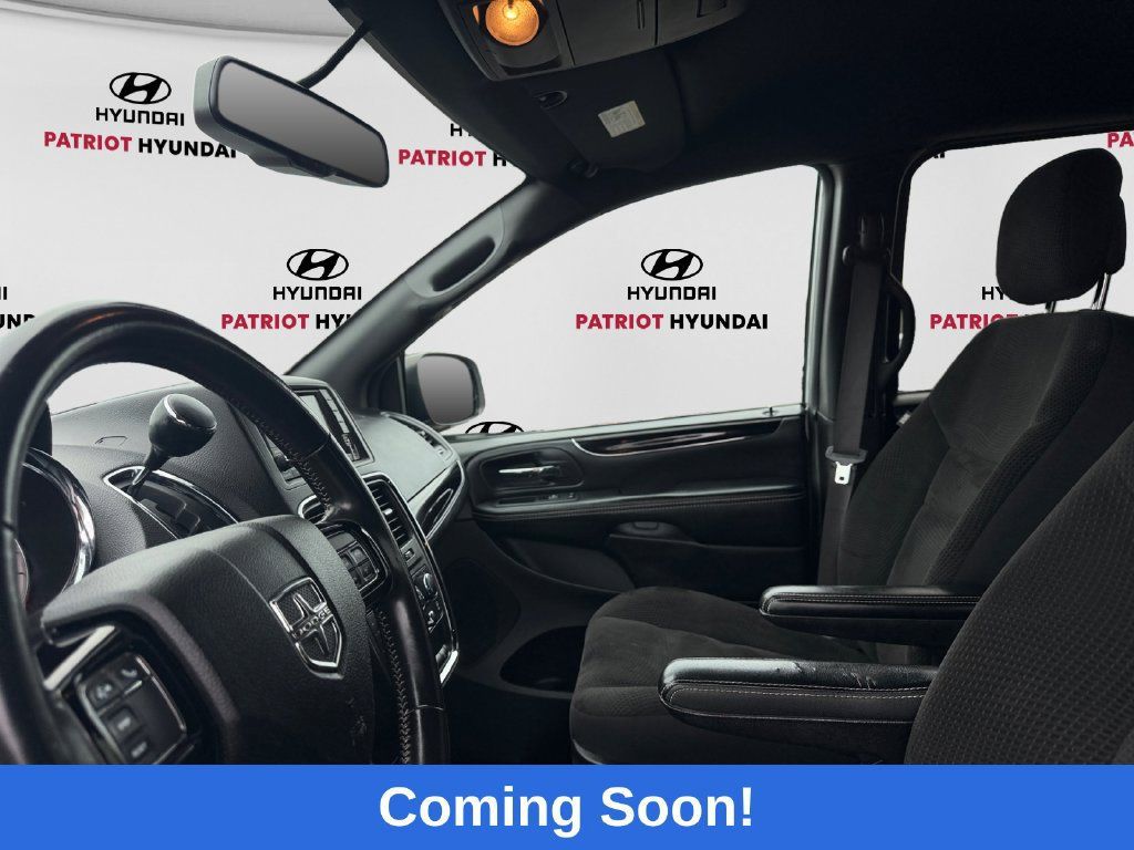 Used 2018 Dodge Grand Caravan SE FWD image 9