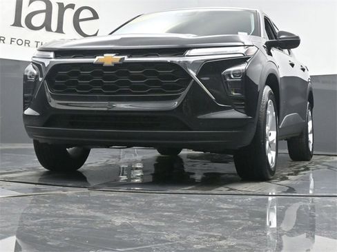 Used 2024 Chevrolet Trax LS w/ LS Convenience Package image 55