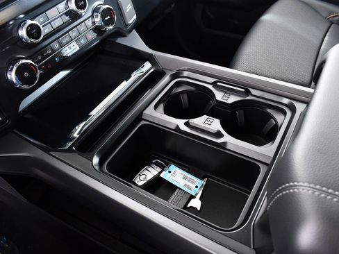 New 2026 Ford F350 Lariat w/ Black Appearance Package image 32