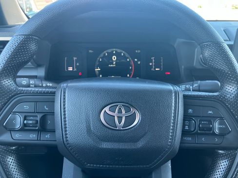 Certified 2026 Toyota Tacoma SR5 AWD/4WD image 17