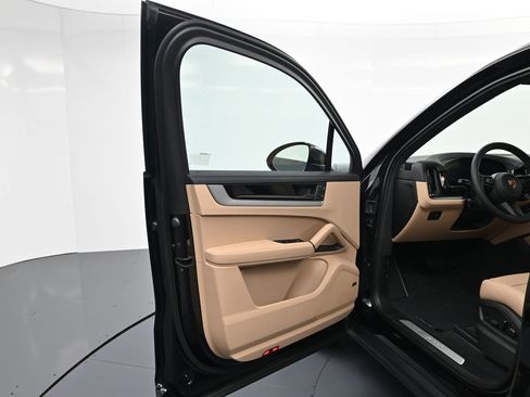 New 2026 Porsche Cayenne image 15