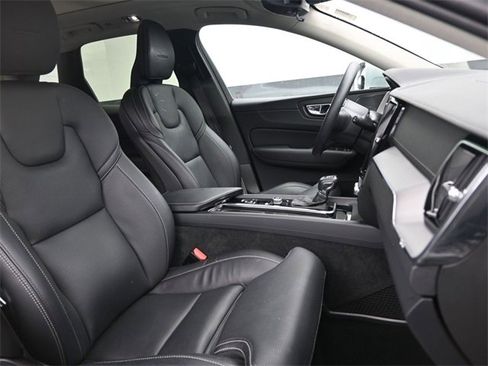 Used 2019 Volvo XC60 T5 Inscription w/ Protection Package Premier image 34