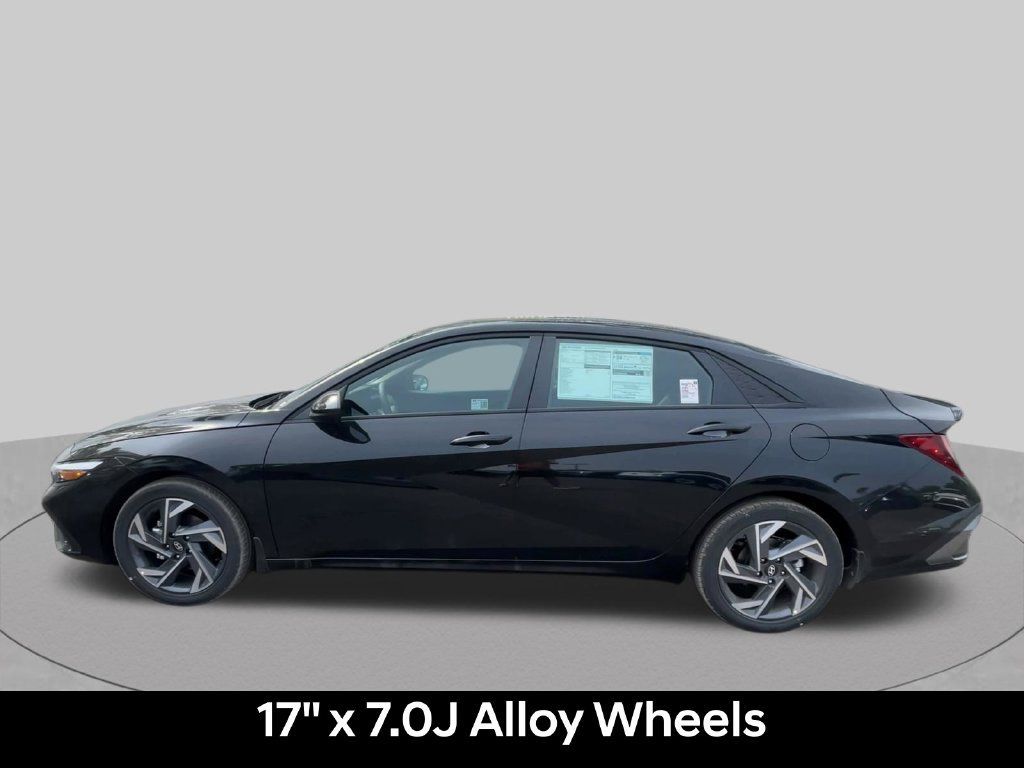 Used 2025 Hyundai Elantra Sport FWD image 15
