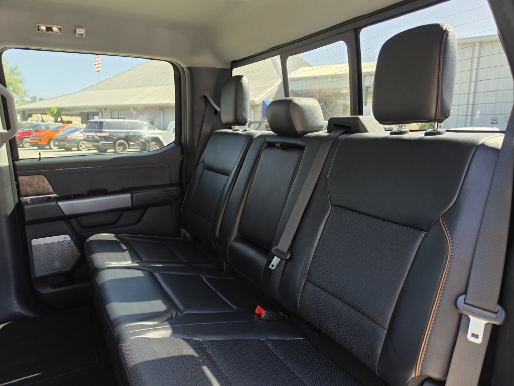 Used 2025 Ford F250 Lariat w/ Black Appearance Package AWD/4WD image 17