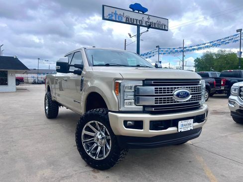 Used 2017 Ford F250 Platinum image 1