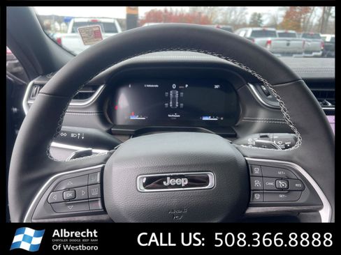 New 2025 Jeep Grand Cherokee Limited image 21