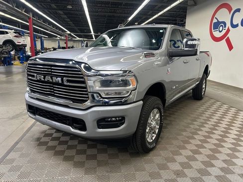 Used 2024 RAM 2500 Laramie AWD/4WD image 5