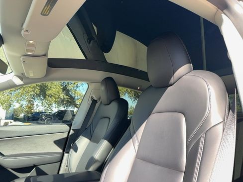 Used 2022 Tesla Model Y Performance image 13