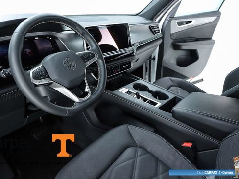Used 2024 Volkswagen Atlas Cross Sport SE FWD image 55