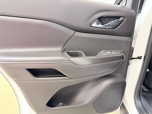 Used 2019 GMC Acadia SLT FWD image 19
