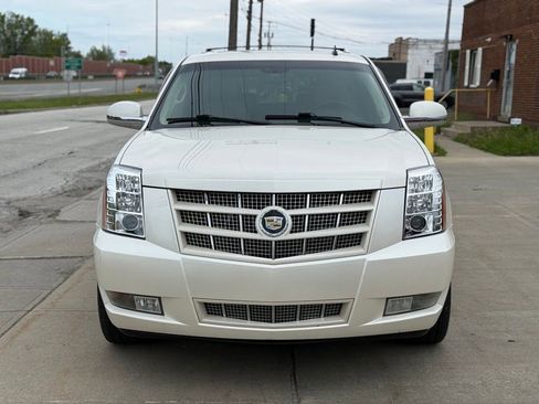 Used 2012 Cadillac Escalade Premium AWD/4WD image 2