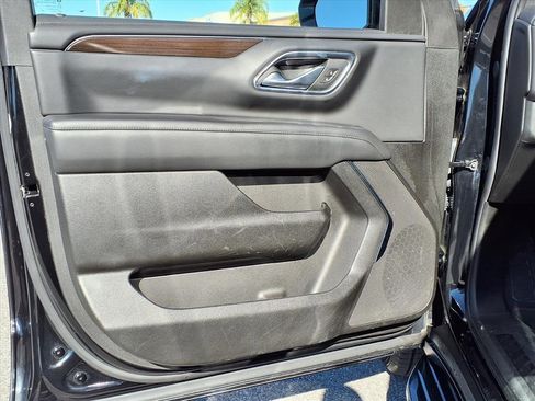 Used 2024 GMC Yukon XL SLE image 25