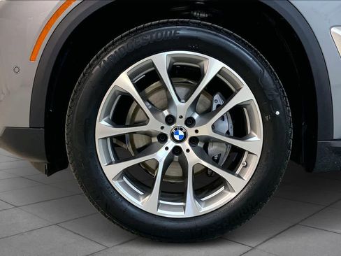 New 2026 BMW X5 xDrive40i w/ Premium Package AWD/4WD image 11