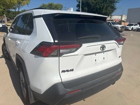 Used 2024 Toyota RAV4 XLE w/ Convenience Package FWD image 4