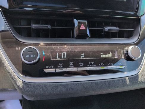 Certified 2025 Toyota Corolla LE FWD image 23