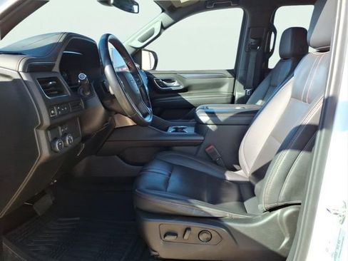 Used 2024 Chevrolet Suburban RST RWD image 17