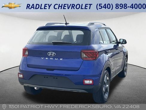 Used 2025 Hyundai Venue SEL image 19
