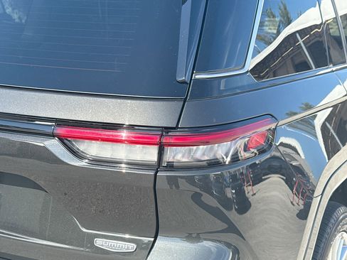 Used 2023 Jeep Grand Cherokee Summit w/ Adv Protech Group IV image 28