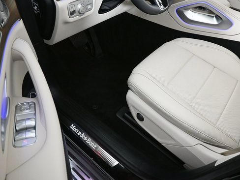 Certified 2025 Mercedes-Benz GLE 450e 4MATIC image 7