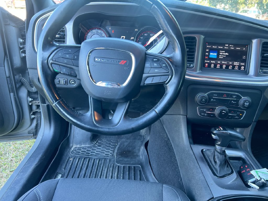 Used 2019 Dodge Charger SXT w/ Blacktop Package RWD image 11