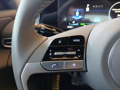 New 2025 Hyundai Elantra SEL image 16