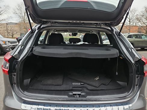 Certified 2021 Nissan Rogue Sport SV image 28