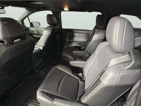 Used 2024 Toyota Sienna XSE image 30