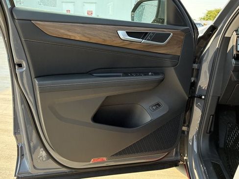 New 2026 Volkswagen Atlas SE FWD image 8