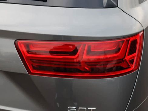 Used 2018 Audi Q7 3.0T Prestige w/ Prestige Package image 14