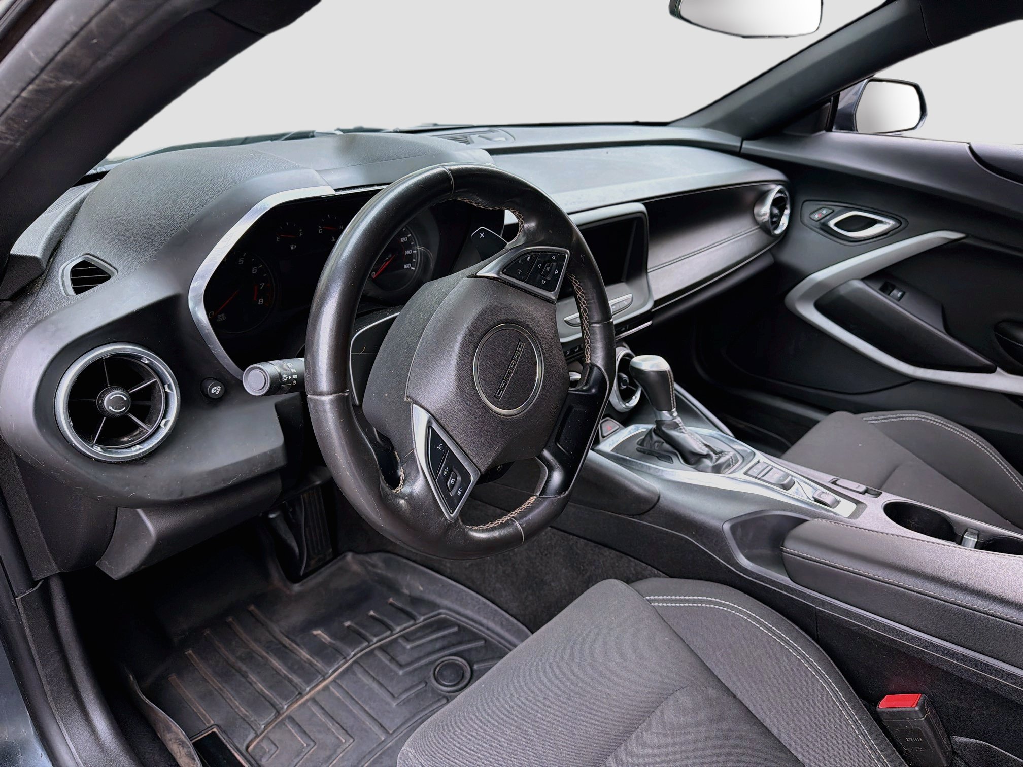 Used 2020 Chevrolet Camaro LT RWD image 7