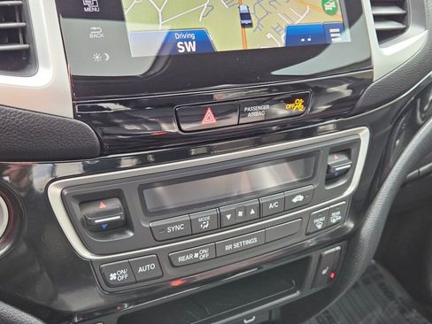 Used 2020 Honda Ridgeline Black Edition image 6