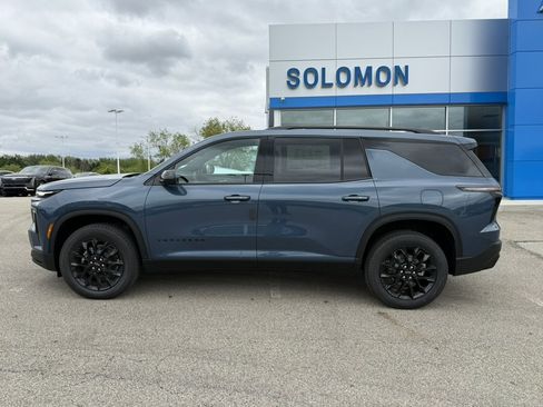 New 2026 Chevrolet Traverse LT w/ Midnight/Sport Edition AWD/4WD image 2