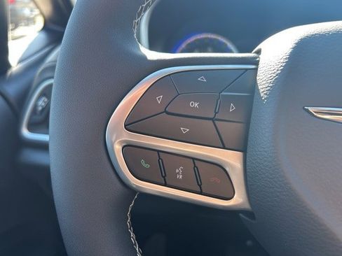 New 2026 Chrysler Pacifica Select image 18