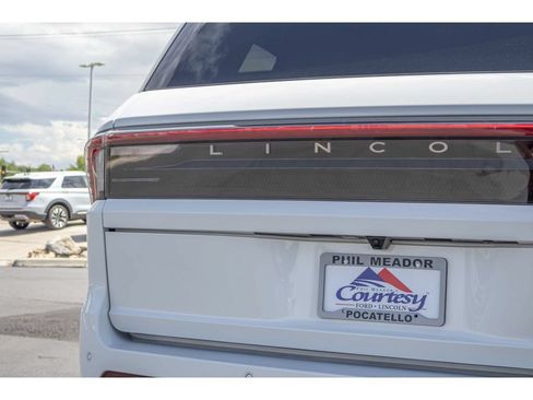 Used 2025 Lincoln Navigator Black Label AWD/4WD image 33