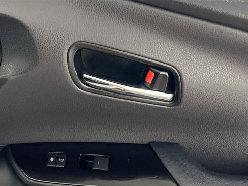 Used 2022 Toyota Prius Prime LE FWD image 32