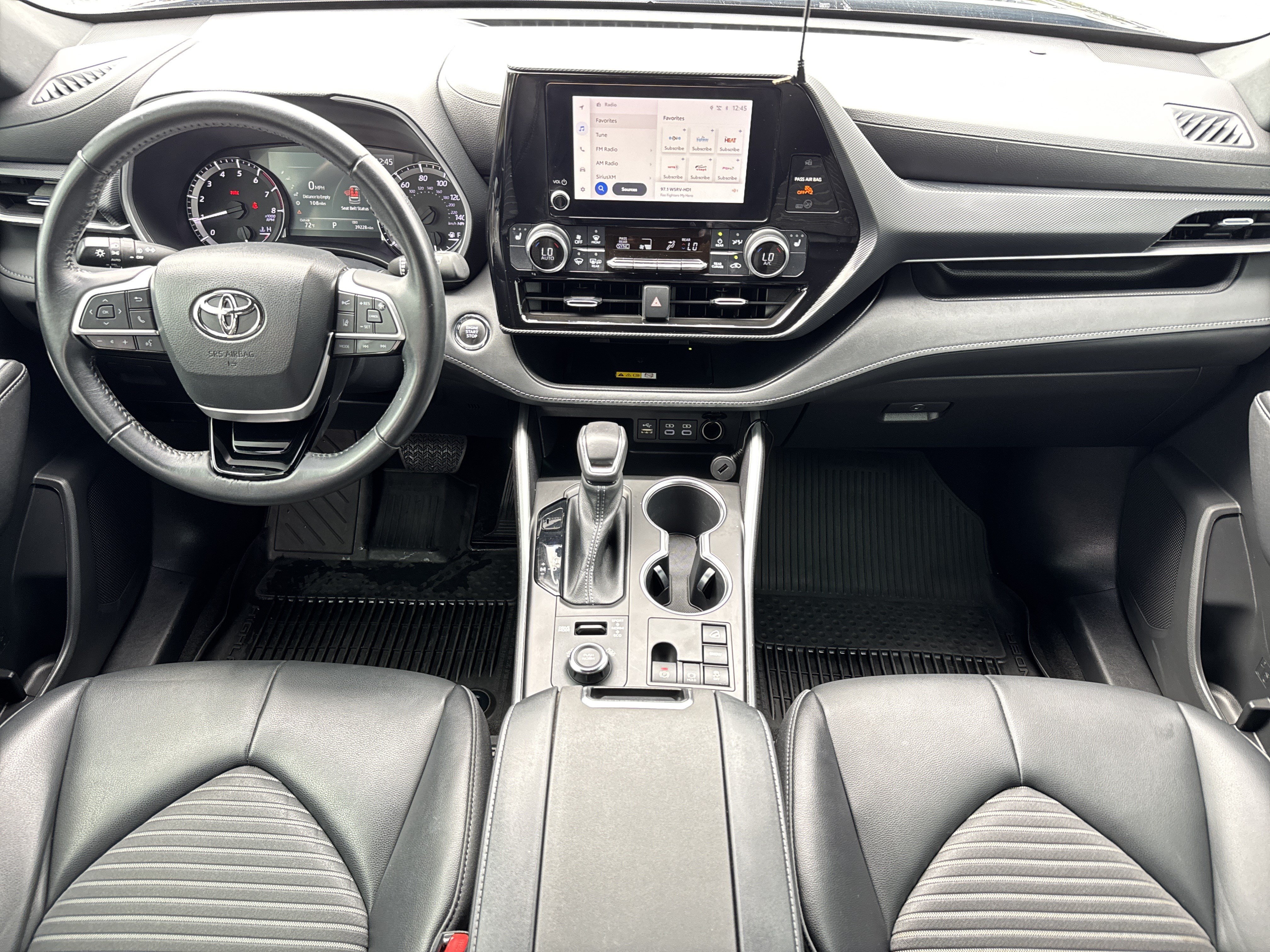 Used 2023 Toyota Highlander XSE AWD/4WD image 25