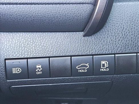 Used 2022 Toyota Camry LE FWD image 15