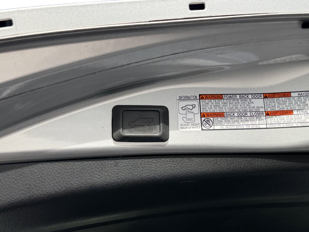 Used 2018 Toyota RAV4 XLE AWD/4WD image 28