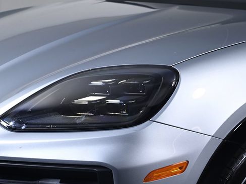 Certified 2025 Porsche Cayenne GTS AWD/4WD image 24