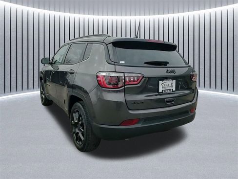 Used 2023 Jeep Compass Altitude w/ Convenience Group image 12