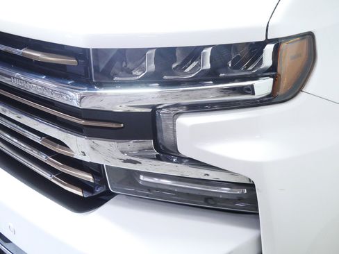 Used 2021 Chevrolet Silverado 1500 High Country w/ Technology Package image 16