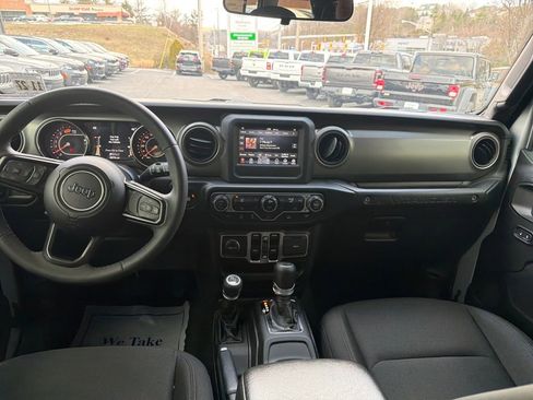 Used 2023 Jeep Wrangler Sport S image 16